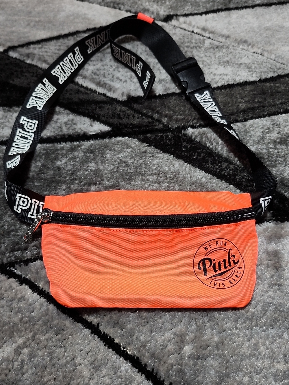 VS PINK 2015 NEON ORANGE "WE RUN THIS BEACH" FULL-ZIP LOGO CROSS-BODY FANNY PACK